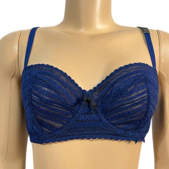 Victoria’s Secret Unlined Balconett Underwire lace bra Navy 32DD - Picture 1 of 4
